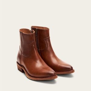 Frye Billie Inside Zip Ankle Boot- 6.5